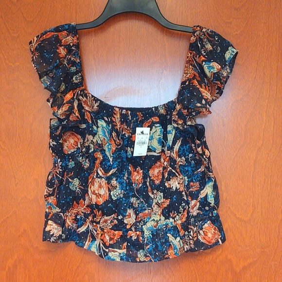 Express Tops - *SALE* NWT Express Crop Top Size L